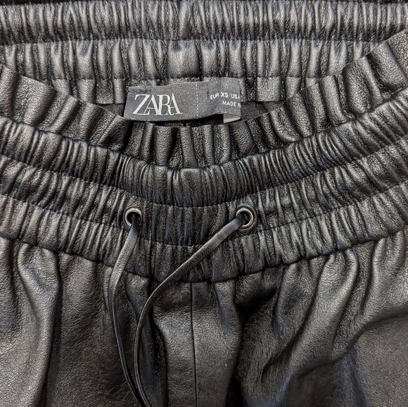 Zara Black Faux Leather High Waisted Drawstring Shorts Women's XS Grunge Goth - Picture 3 of 4